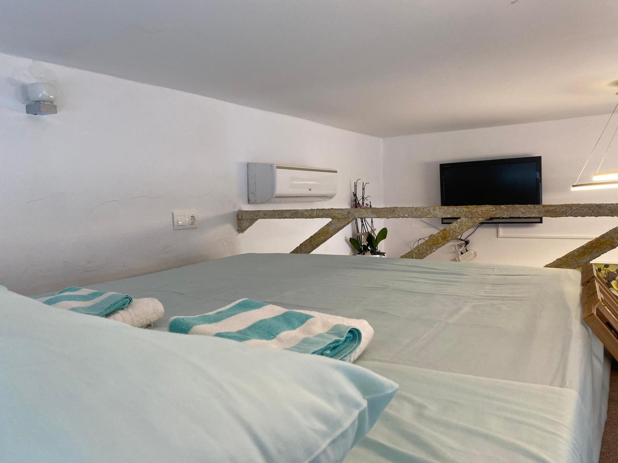 Flowers Lullaby Loft Afantou Bagian luar foto